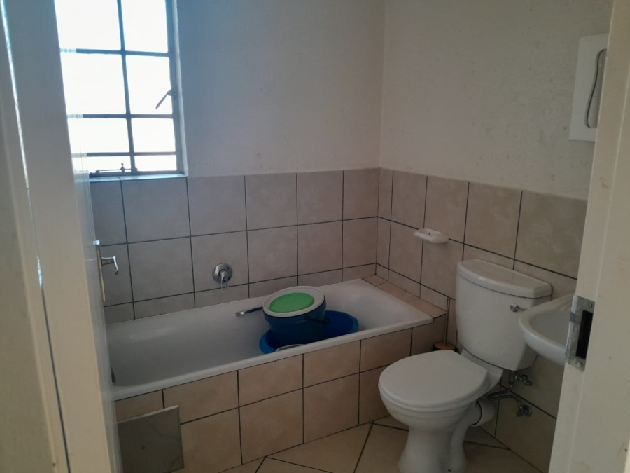 2 Bedroom Property for Sale in Waterval East North West